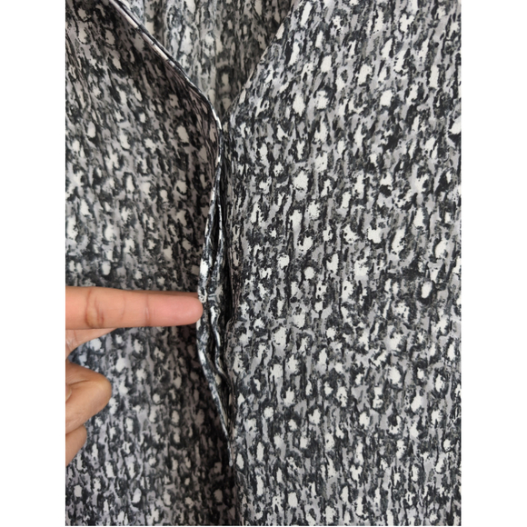 Talbot Petite Gray Snake Print 3/4 Sleeve Top Women Sz Lp Chiffon Office Career - Picture 4 of 10